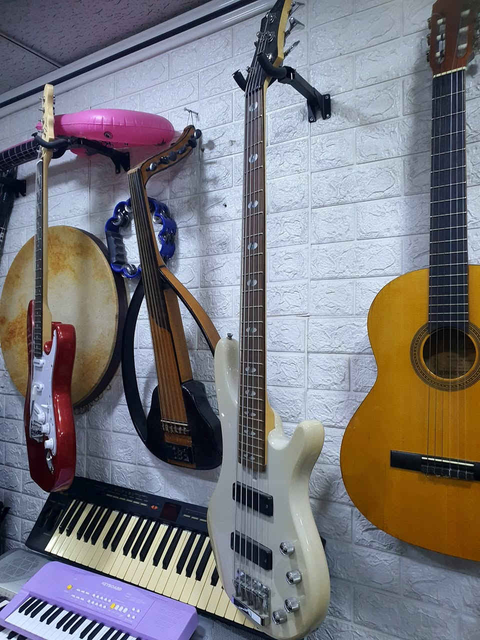 بيز 5 اوتار من شركة godson🎸
الموقع📍: موصل جامعة قرب الفاتنة او موصل سبيس مكتب عامر فندر للموسيقى

متوفر توصيل🚗

السعر تواصل على واتساب
***********
***********
