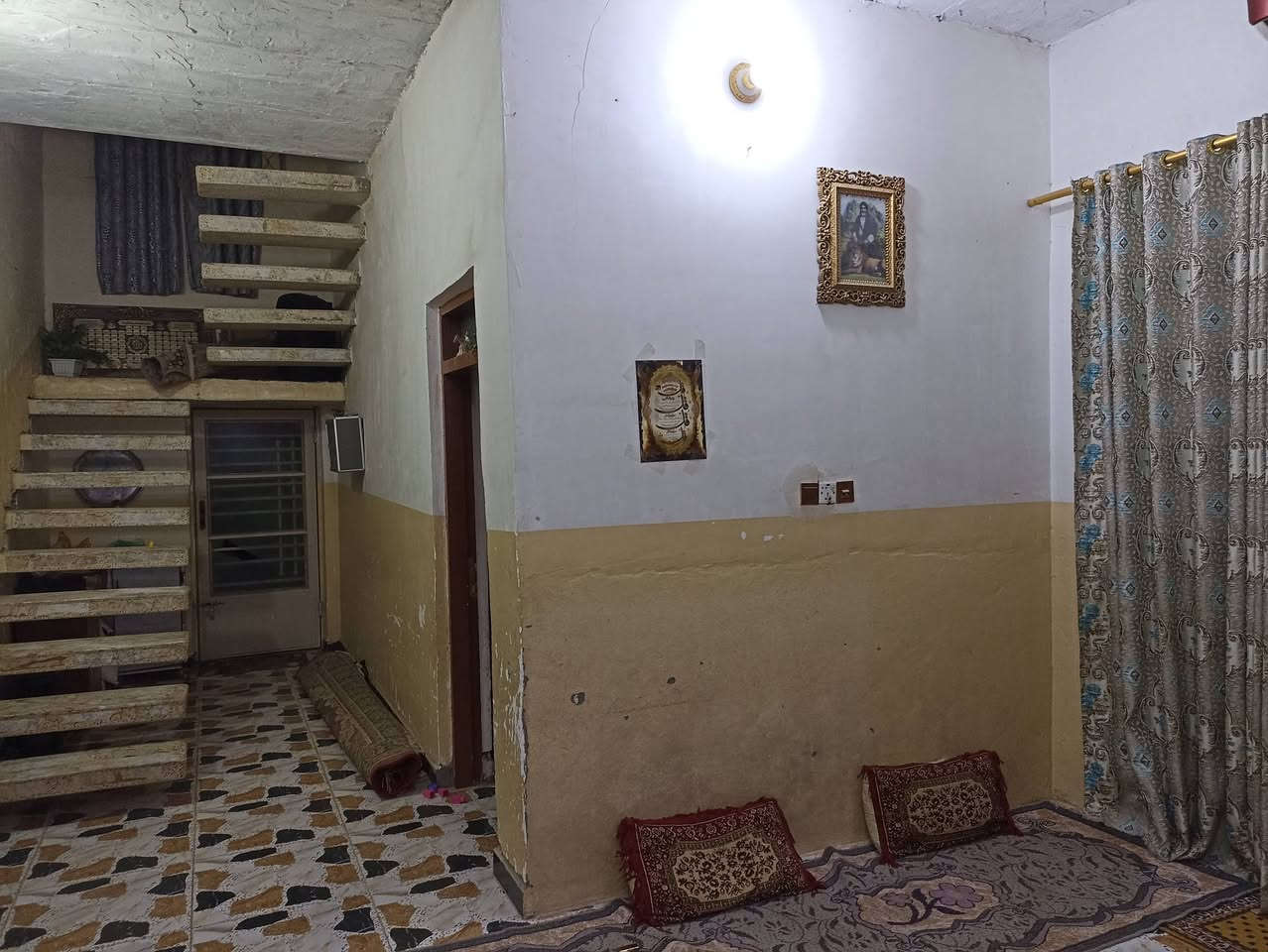 سلام عليكم اعيد النشر بسبب الوعود الكاذبه بيت زراعي للبيع مساحه 220م ارضيه بور سلاين غرفتين صاله واستقبال ومطبخ حمامات داخليه مجاري رئيسيه كهرباء اخوان الله يرحم والديكم المو شراي لا يضل يكسر بحلال الناس ويضل رايح جاي مكانه زراعي شارع الحمام شارع عقيل دنفش  *********** السعر 55قفل بدون عمله
