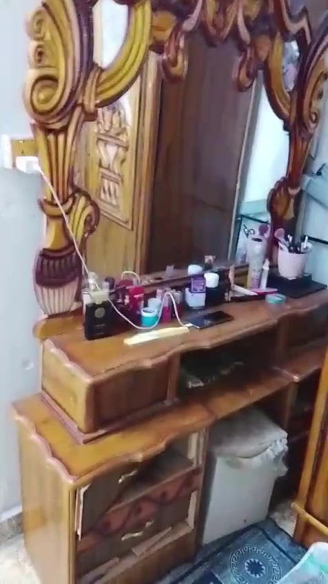 سلام عليكم ورحمه الله وبركاته حبايب غرفه اخشاب يرادله ترتيب هيه والدوشك سعره ٢٥٠ الف قفل قفل قفل غير قابل للنقاش جماعه نجارين مخليلكم خبزه بيه العنوان بغداد كراده قريب ساحت فردوس هذا رقمي ***********

