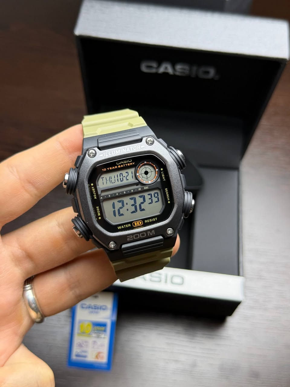 casio
اصلي وكالة 
كاملة المرفقات (علبة حافظة + كتلوك+كفالة دولية )
رقم الموديل DW-291HX
منبه 
تايمر عداد وقت 
ليد انارة داخلي
سير ربر اصلي 
مقاومة للماء 200 متر سباحة 
الغطاء الخلفي والماكنة ستانلس ستيل 
تاريخ يومي شهري 

السعر 55 الف على اول تم

DBZHcReluQdbRdUGuZ


**إذا كنت صاحب هذا الإعلان وتريد حذفه لأي سبب، رجاءا أرسل رسالة إلى الدعم الفني**