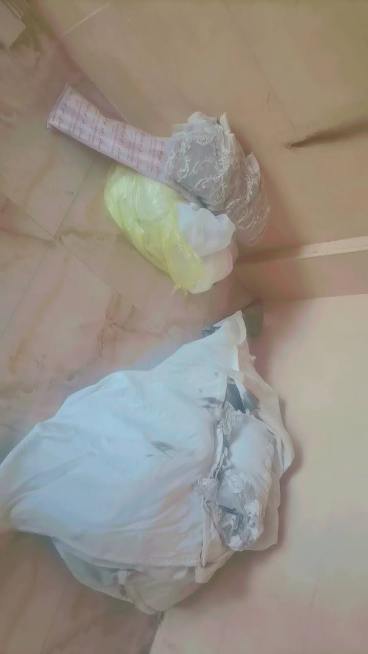 عندي ستائر تور للبيع تصفيه محل كميه كبيره  ابسعر مناسب جدا قيم وخذ ابيع شلعه ***********
