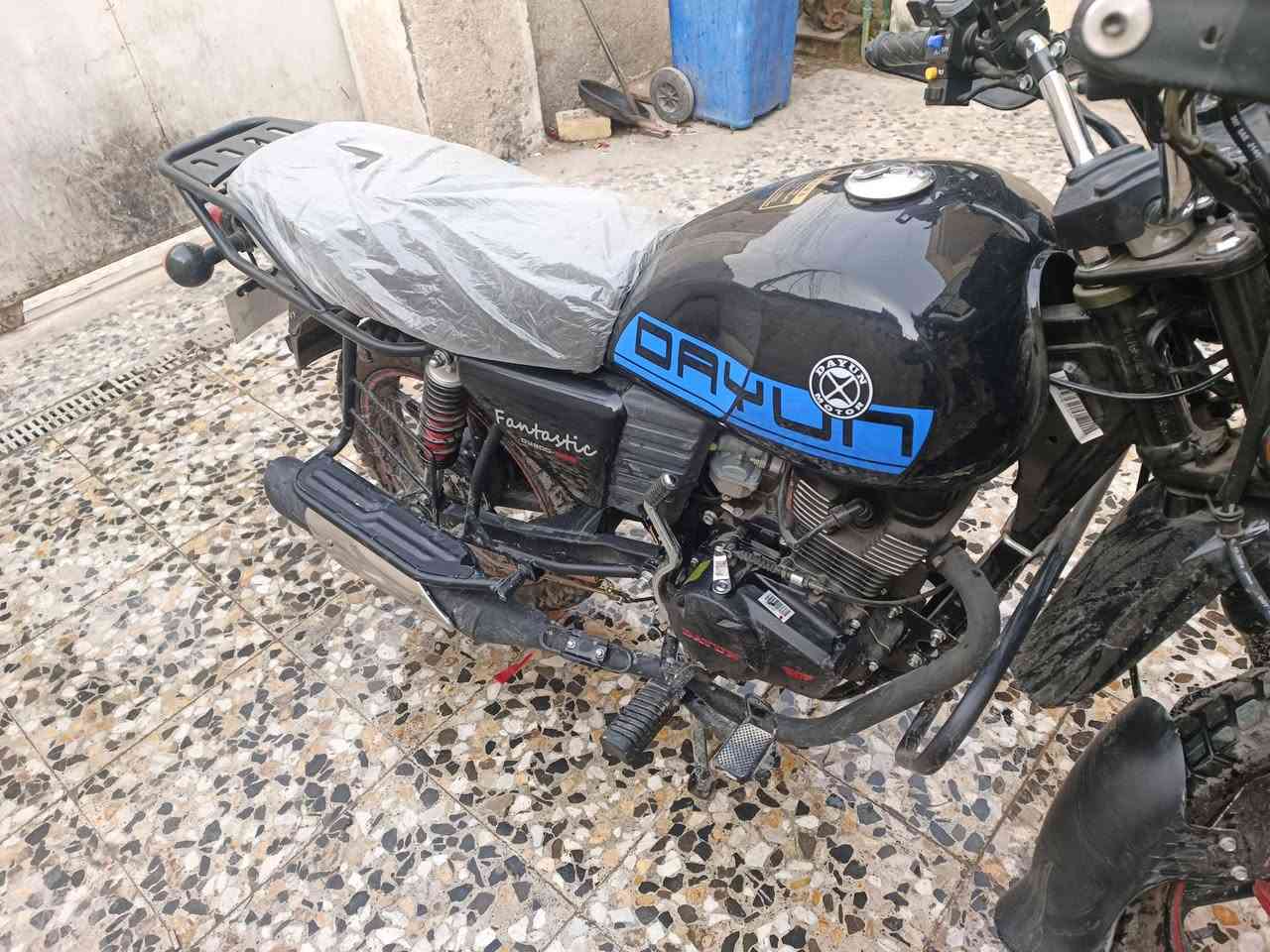 سلام عليكم دراجة دايوان موديل 2025 البيع درجة وكالة الدهن بعدة على السحك بلادية مكوفولة من اي شي مرقمة ربيل سنوية السعر مليونين ٨٠٠قفل من الخير لا تجي وتراسلني بيها مجال قفل قفل قفل المكان البياع الشرطة الخامسة رقم ***********
