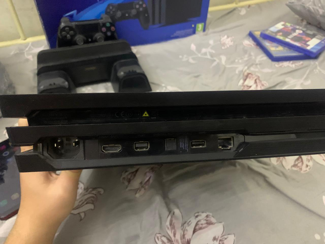 باي فور برو للبيع شرق اوسط نظافة 100‎%‎ مامفتوح ووياه لعبتين فيفا 21 و gta v  وجوستك واحد مع قاعدة شحن ومروحة وحاملة أقراص بنفس الوقت السعر 350 وبي مجال للشراي مكاني بغداد الدوره 
للتواصل ***********
