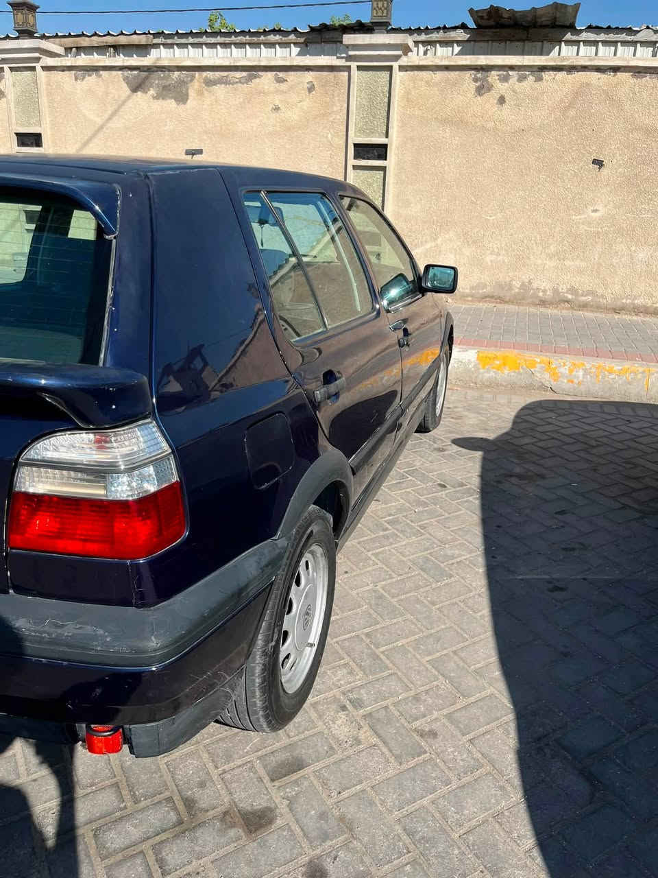 السلام عليكم كولف 92 رقم أنكليزي سياره جاهزه سنويه 2031 تخم تاير جديد محرك 2000 كير اتوماتيك التبريد نقص غاز باتري جديد السعر $43 للاستفسار الاتصال *********** مكاني بغداد المعلمين
