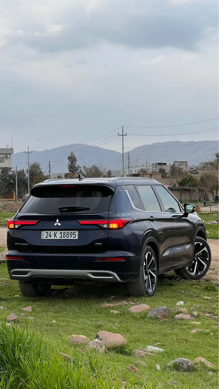 outlander 2022 AWD ￼SEL
فوول فوول داتاشو 5 كاميرات دبل اكسن 
بدون صبغ بدون ارباك 
سيارة مكفولة  شراي اتصل *********** أربيل, العراق
