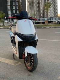 للبيع دراجة كهربائية شحن  استخدام بسيط جداً  بطارية: 72V ليثيوم ملف :2...