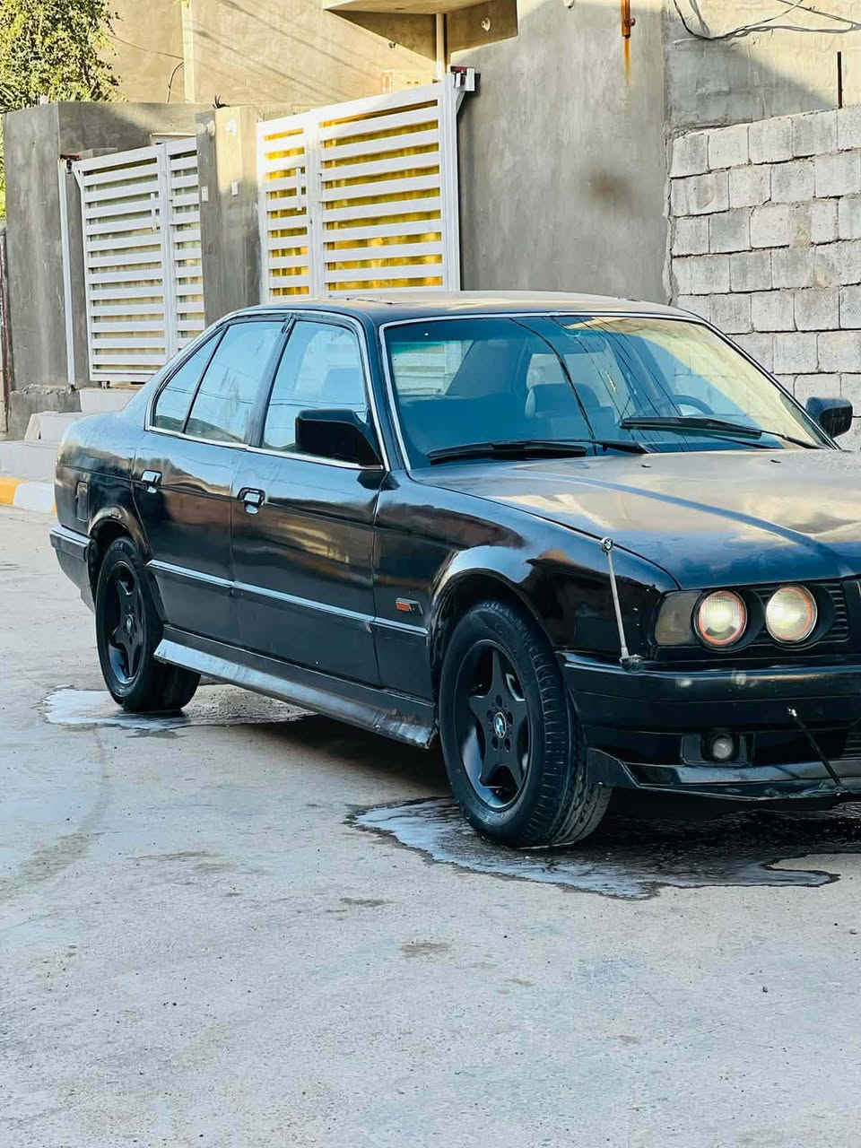 السلام عليكم بيئم موديل 93 مكينه وكير بشرط صدر امامي خلفي جدد مكينه محور بطه 6000 رقم انبار مشروع وطني لاضربه ولاكلبه السياره كفاله السعر 40 بيها مجال قليل *********** العنوان ديالئ بعقوبه المفرك

