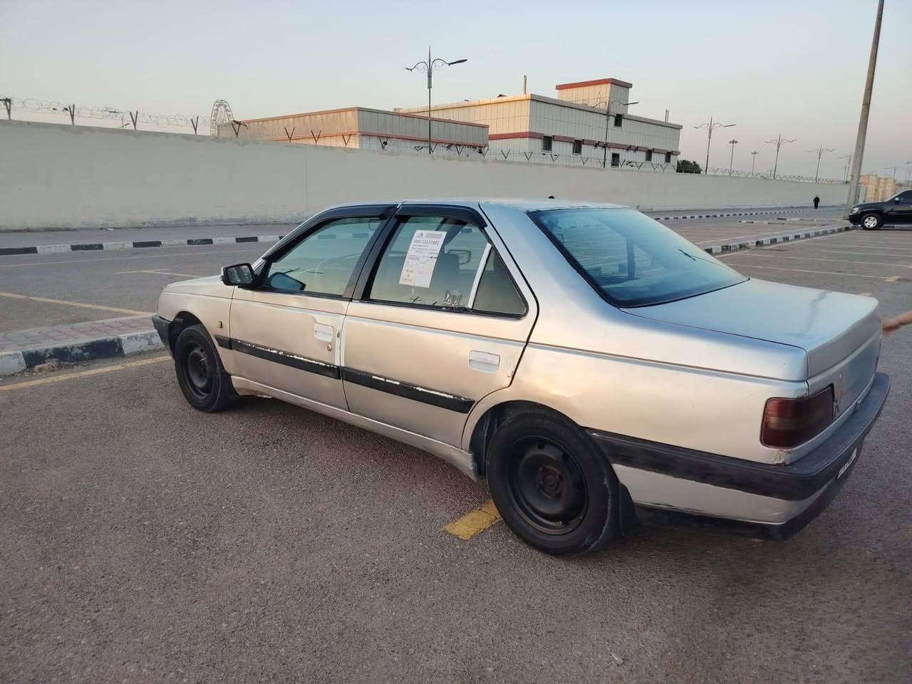 بيجو 405 مابييها اي نقص
تبريد رقم نكليزي ميسان باسمي
تحويل ثاني يوم 
مكينه وكير مكفولات مبدل بيه جاملغ امامي فقط مصبوغه عام للجماليه مكاني العمارة 
***********
