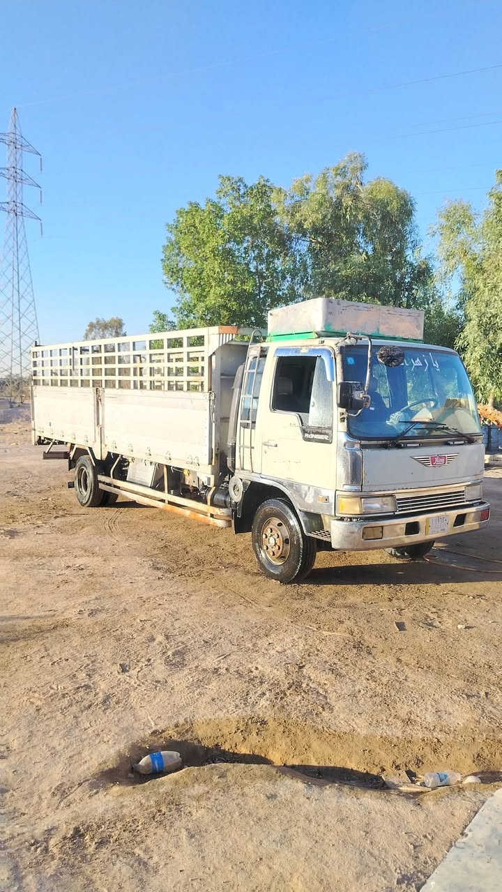 سلام عليكم هينو طير محرك 70 عادي طول سته وربع مطوله صفاحيات 80 تخم تاير سنويه لل 30 الاستفسار *********** اللبيع 120 وبيها مجال 🤫❤🤗
