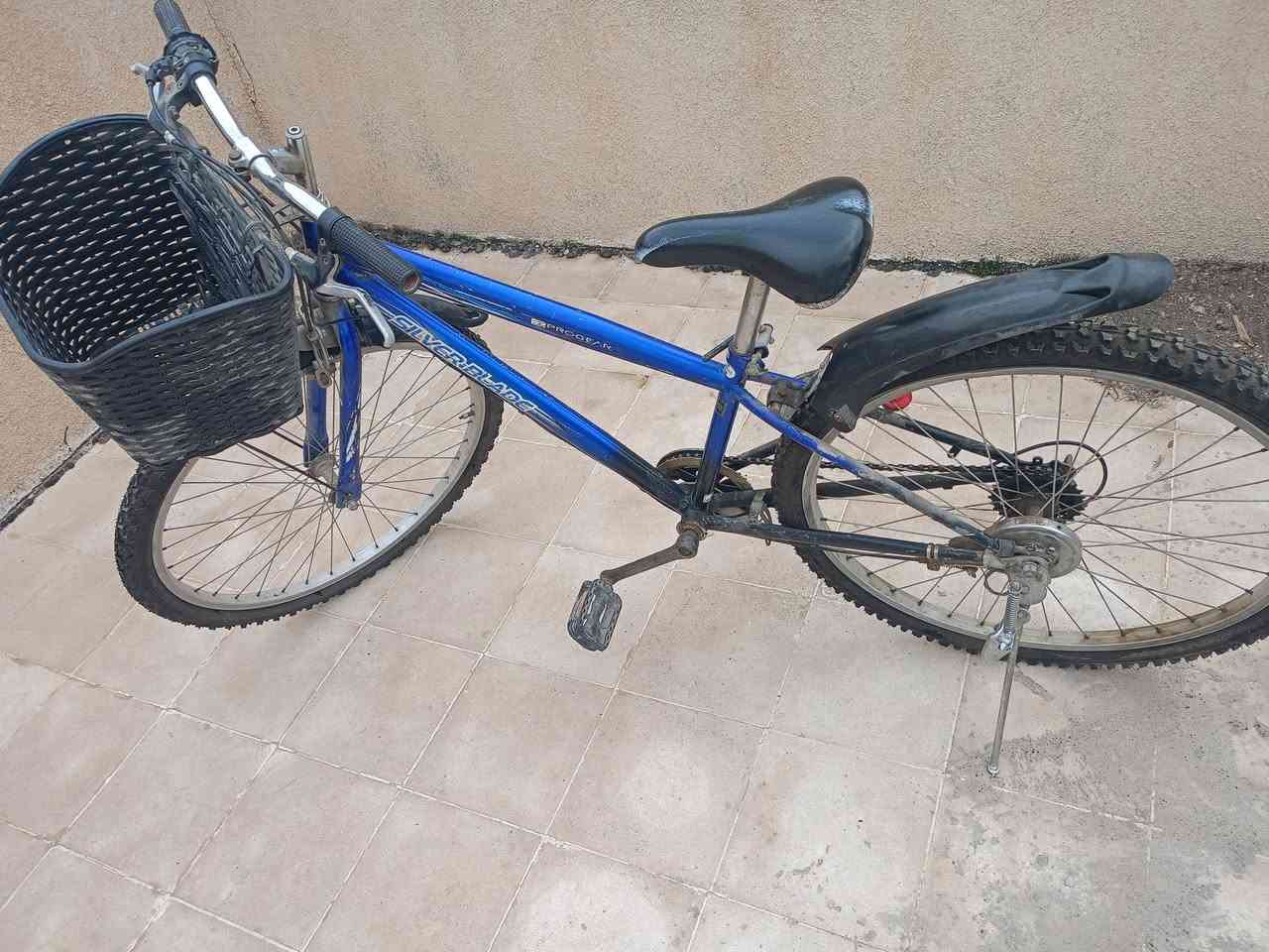 السلام عليكم
بايسكل ياباني للبيع 
الحجم 26 و گير خلفي 5 نمرات نظيف💯 
السعر 75الف و به مجال 
للتواصل على الخاص


**إذا كنت صاحب هذا الإعلان وتريد حذفه لأي سبب، رجاءا أرسل رسالة إلى الدعم الفني**