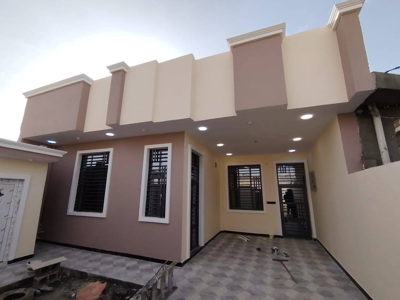 مكلف بل نشر سلام عليكم بيت للبيع جديد بناء حديث كامل مكمل شارع ابو الماش قرب الصيديله 10 بيت الاستفسار على الرقم ***********
