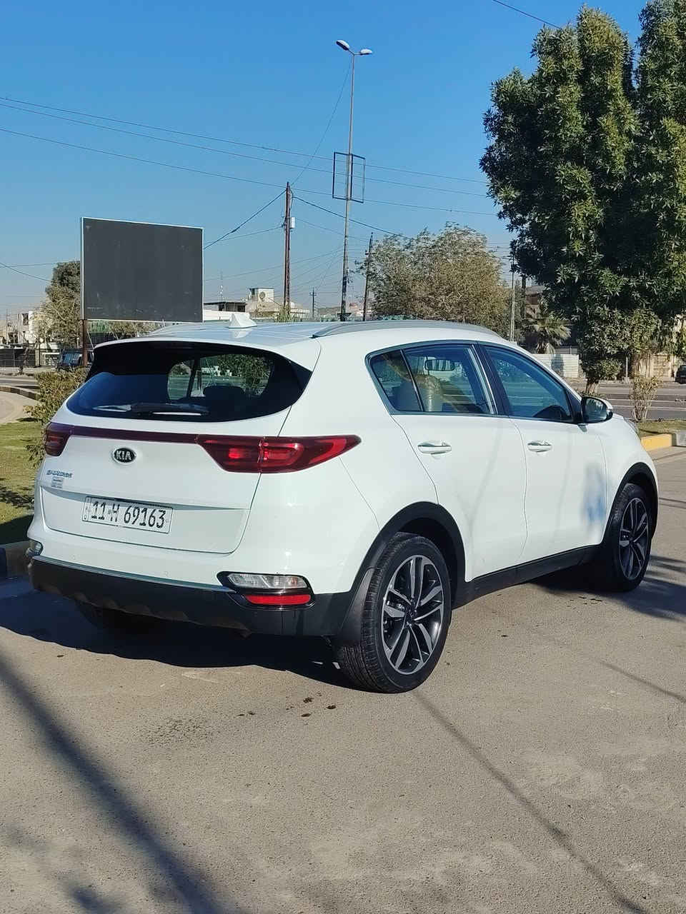 السلام عليكم ورحمة الله
للبيع كيا سبورتج ٢٠٢١ خليجي 
رقم بغداد انكليزي هزة وسنوية جديد 
مكفولة كفالة عامة من الضربة والصبغ والبارد 
كير مكينة صدر تخم تاير كله كفالة 
فول تحكم ستيرن
سويج عدد ثنين
حساسات خلفية 
مري شفط 
اشاير بالمري 
شاية ابل كار بلي 
داخل حمصي 
السبير منازل 
ماشية ٥٤ الف 
عارضها ب٢٠٣ وبيها مجال بسيط 
مكاني السيدية 
الشراي يتصل 
***********
