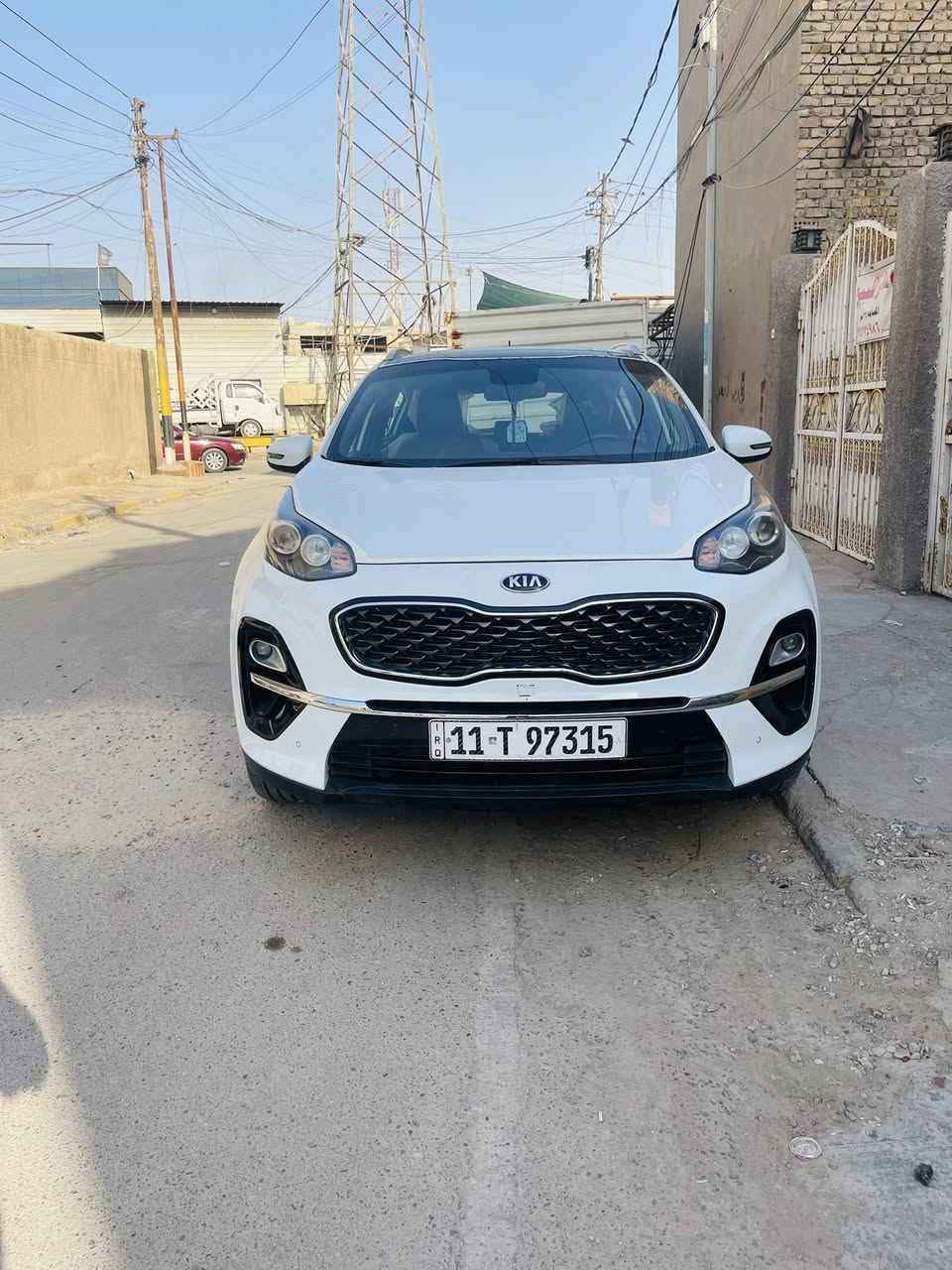 السلام عليكم من رخصه الادمن سبورتج 2019 خليجي بأسمي رقم إنكليزي بغداد مواصفات بنوراما تحكم إستيرين جهتين مري شفط إشاره بالمري مود درايف 3 وضعيات اضاءه داخليه لد شاشه حساسات أمامي خلفي العنوان بغداد رقم الهاتف *********** ملاحضه باب خلف السائق بس طخه ما مصلح كما موضح بالصور السعر 193$
