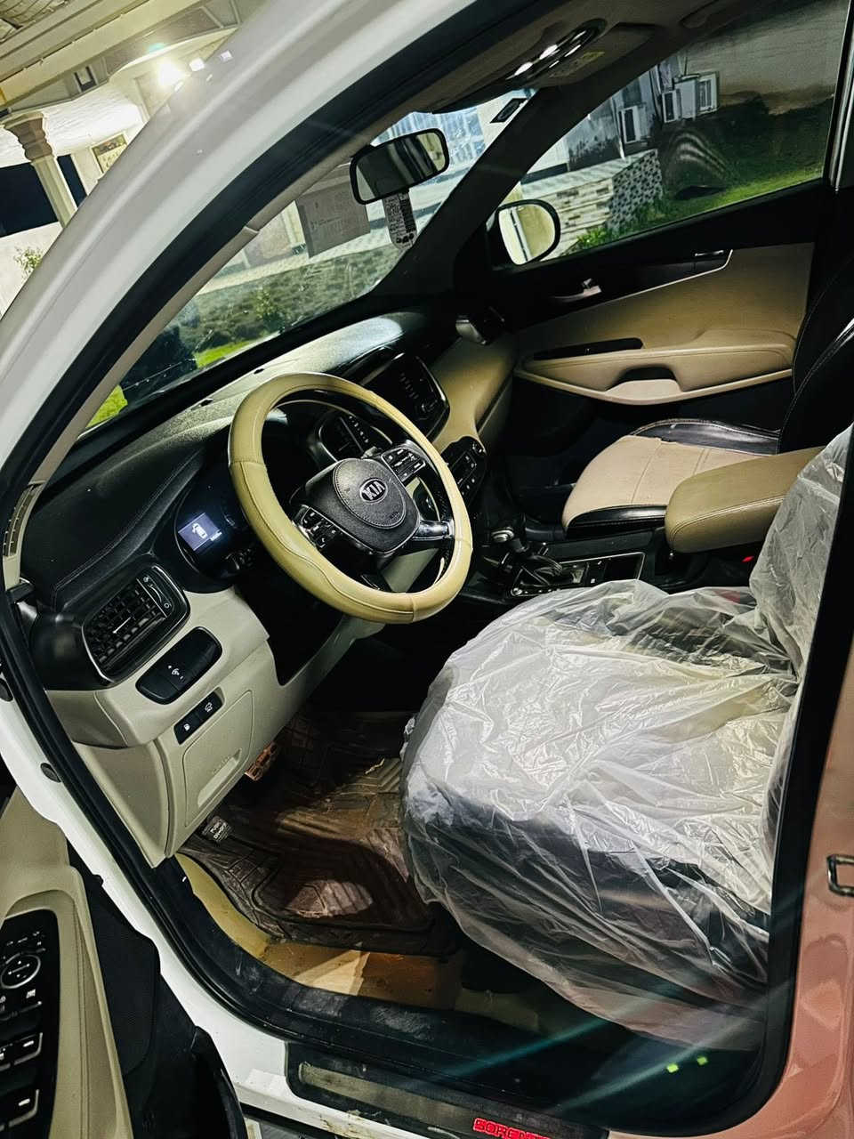 السلام عليكم.  

للبيع أو المراوسًً. 

سورنتو2019 خليجي كفاله 

فول واحد عل واحد. 

بنرومه بصمه تشغيل 

بصمه أبواب تساير بل مري 

كأمره خلفيه شاشه كبيره. 

حساسات امامي خلفي 

محرك ٦ سلندر كفاله لارواجز ولا صوت 

رقم بغداد تحويل ثاني يوم 

سبعه واكب ثلاث قطع تبريد 

كشتات كهرباء العدد ٢ 

لد نهاري لايت ابيضّ 

مكان السياره صلاح الدين. 

***********
