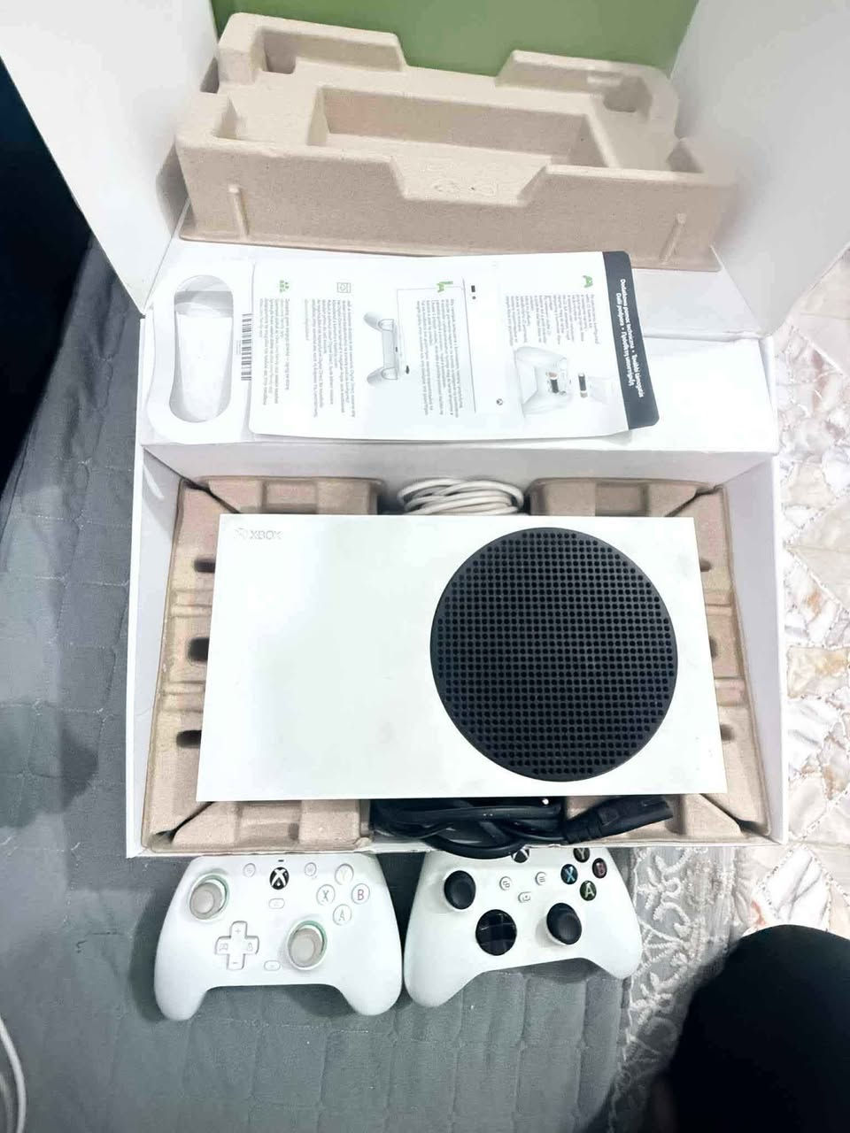 اعادة نشر السلام عليكم للبيع او مراوس بايباد او بلي 5 كلهن شلع اليوبي اس وياهن اكس بوكس

اسيريس اس نضيف مامفتوح الله شاهد مثل مشوف لوك ستيكر للبيع كامل ملحقات جويستك كيم سير الاصلي هوة والكيبل وكيبورد وبي حساب بي 113 لعبة مملوكات
Gta ريد ديد جزئين وماد ماكس ورزنت ريفيل جزيين وكود 3اجزاء واساسن كريد 5 اجزاء مختمات وفيفا 24 و23و 22  وبعد هواي العاب قوية سعر قيم باليرضي الله لان محتاج واريد ابيعهن
مكاني ديوانية حمزة ويوجد توصيل
*********** Singapore
