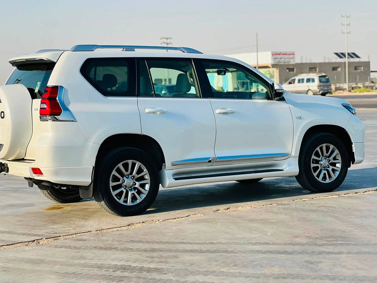 السلام عليكم
للبيع برادو 2020 رقم بغداد فول مواصفات vx شركة ساز ماشيه 65 الف كيلو متر مكفوله كفاله عامة سياره بسمي تحويل ثاني يوم السعر 450 ورقه  
وبيهة مجال للشراي 
للاستفسار : 
*********** اتصال 
*********** اتصال & واتساب 
مكان السايرة واسط الصويره
