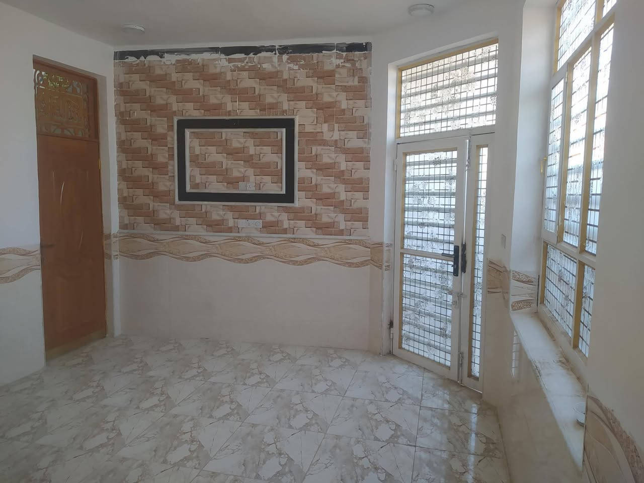 السلام عليكم
بيت للايجار ركن على شارعين تبليط المساحة ١٠٠ متر مربع طابقين يحتوي على ٤ غرف نوم استقبال هول مطبخ صيحات داخلية وخارجية وحمام البيت بناء جديد غير مسكون سابقا العنوان نزلة سعد بيجو وطريق ثاني من كريطعة للاستفسار الاتصال على الرقم التالي***********
