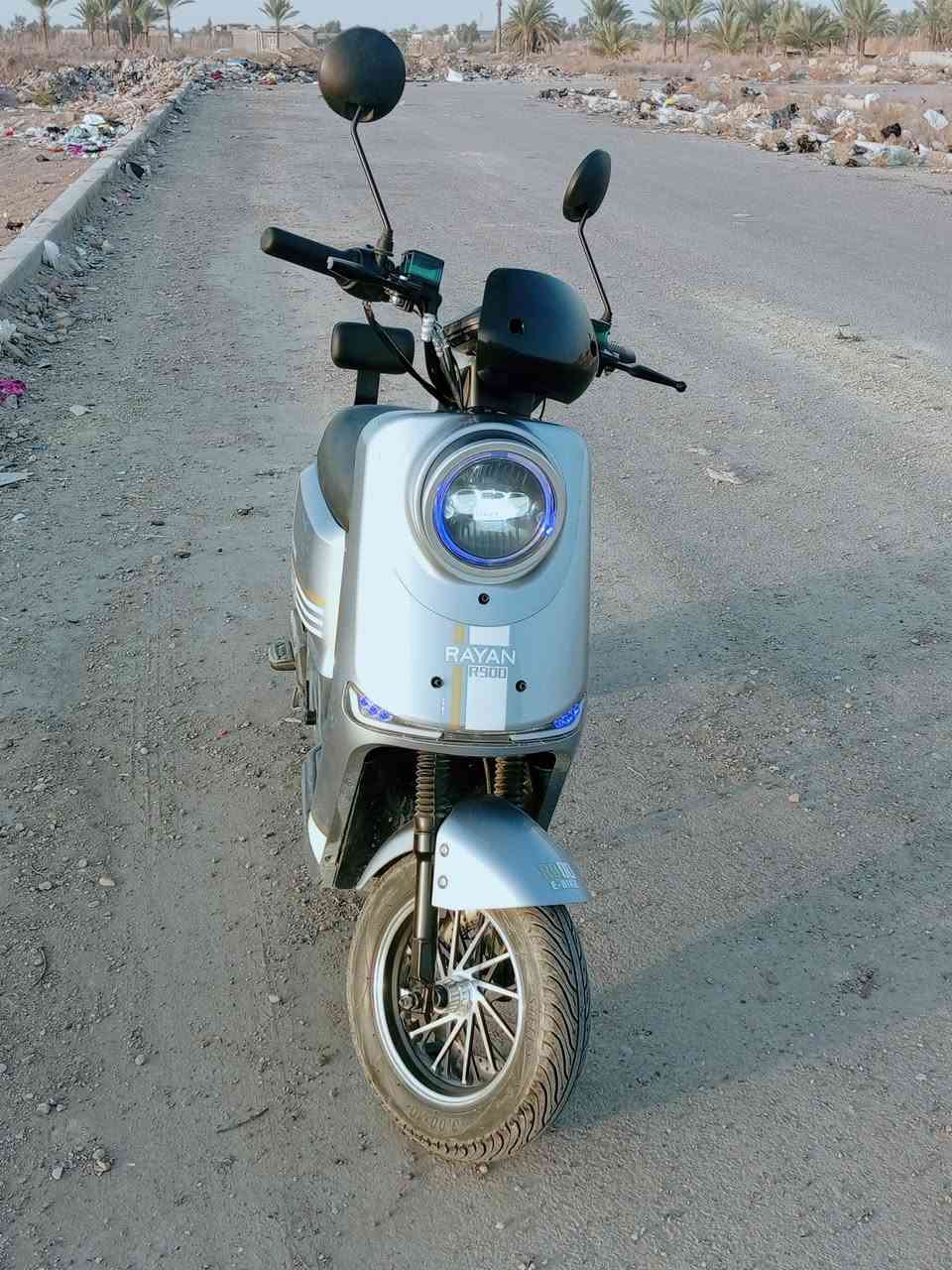 سلام عليكم...للبيع
دراجه شحن  R900
مديل 2025
ثلاث سرع
حجم الكبير
 وشاشه تحديد عطل
 وبيه نضام البك
 دبلات هيدروليك مو العادي
مفتاحين 
  بصميتن 
 خمس بطاريات دبل 
         جهاز انذار
بيها شخوط بسيطه بالصفاح ( كلها شغاله وماداخله مصلح) 
السعر 550 وبيها مجال 
*********** ( بغداد قضاء المحمودية)
