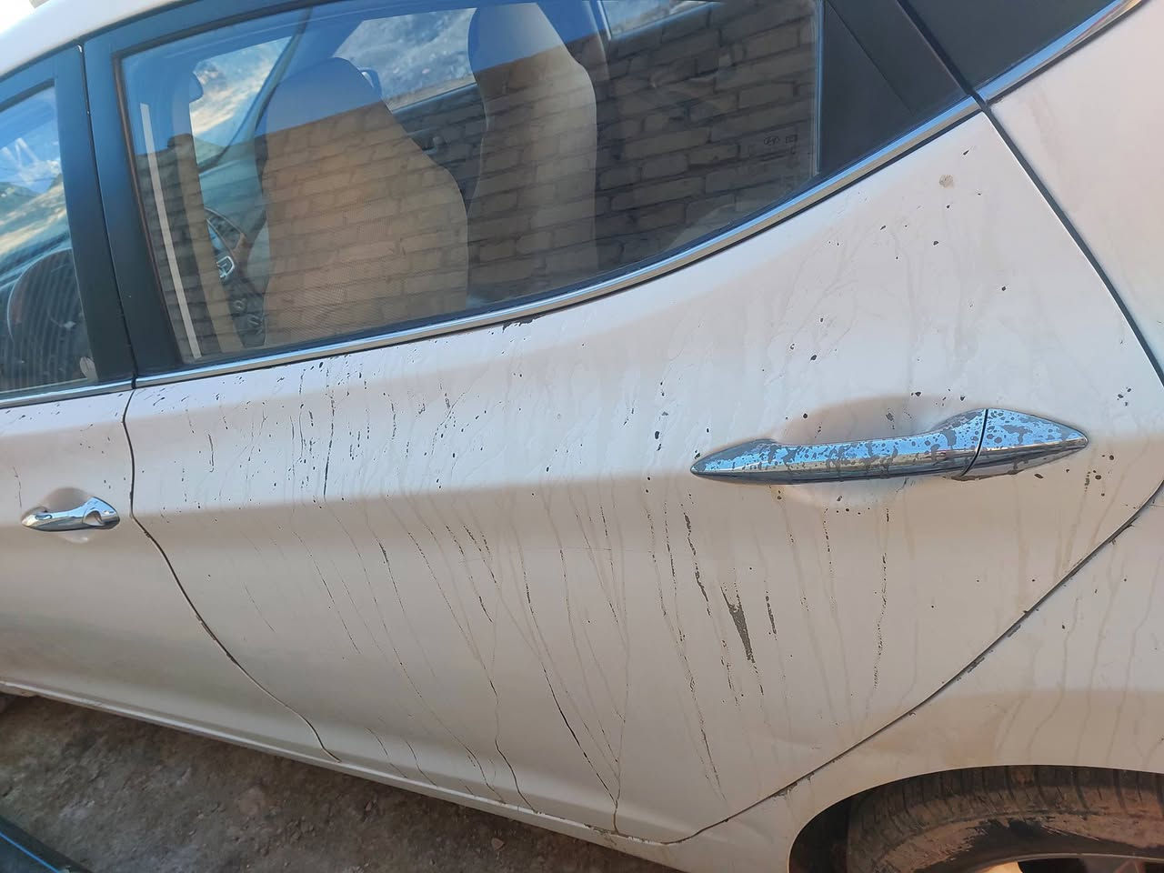 سلام عليكم اخوان انتره للبيع خليجيه  والى اكو مراوس اراوس العنده جارجر ٢٠١٢ وعلى اكو ٢٠١١هم اراوسامكينه ١٠٠٨ السياره ٢٠١٥ اثر بش فقط بيها السياره بسمي *********** الاتصال عله الرقم
