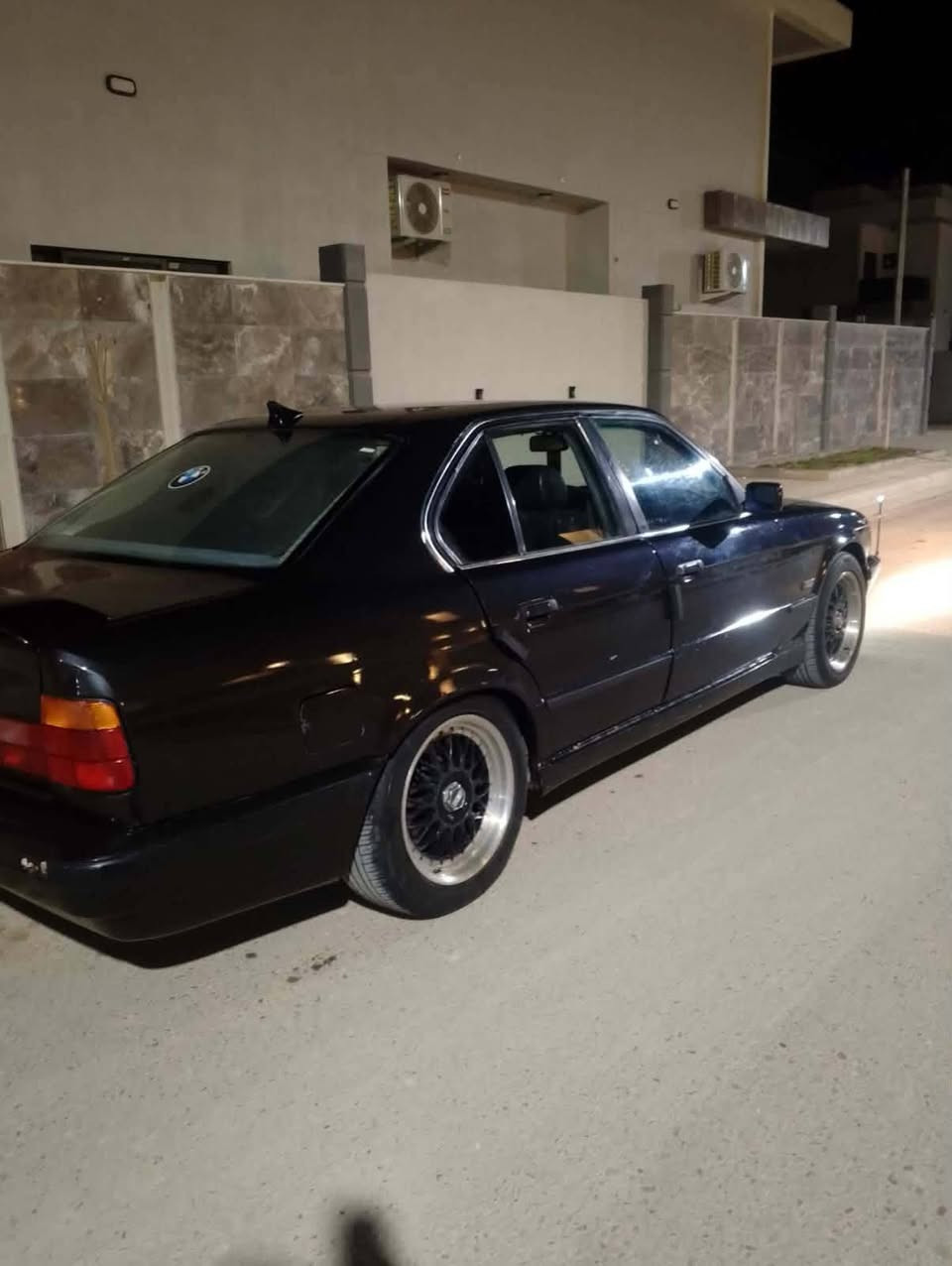 من رخصت الادمن المحترم بيع او مراوس بكلشي يرهم شعندك نزل موديل 1992
سياره رقم جديد تستلم 
مراوس بكلشي عندك 
يرهم
 سعره 55 وبيه مجال
 السياره جديده جديده مال جناي

 مناقصه برغي     مكانه رمادي 7 كيلو معارض 7كيلو
الاتصال ///***********
