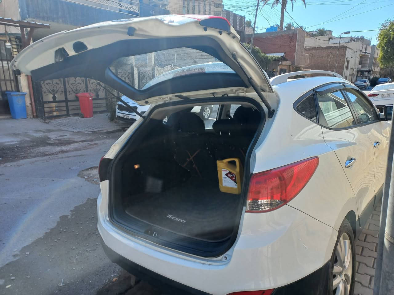 السلام عليكم مديرالكروب المحترم توسان ٢٠١١Limtedابيض الشكل الحديث جاهزة بدون نواقص 130$مكاني اعظميه محرك ٢٤٠٠دوش مشي قليل *********** متواجد واتس اب والرزق على الله وشكرا
