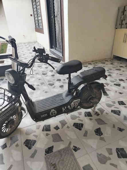 السلام عليكم دراجه شحن لبيع نوع happl حجم 14نضيف وجديد بس الهورن مايشتغل وعندي يمكن بطاريه وحده واكفه السرعه 99 السعر 225
المكان كركوك حي العسكري 
رقم الهاتف ***********
