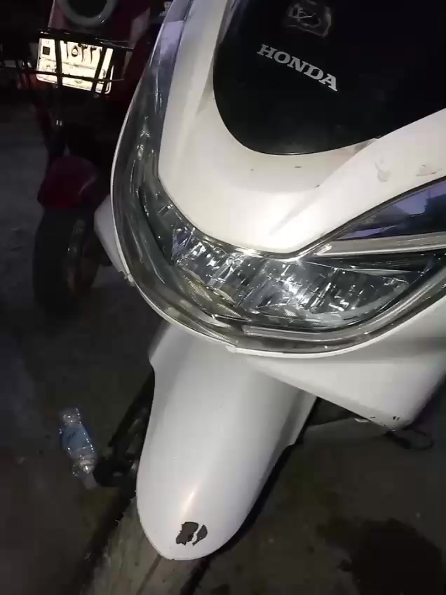 السلام عليكم
Pcx 
بيها نضوح شوية 
ونوزل تعبان 

ياباني جيل ثاني  ماشية 42 

حي اور 
*********** 

السعر 10 وبيها مجال
