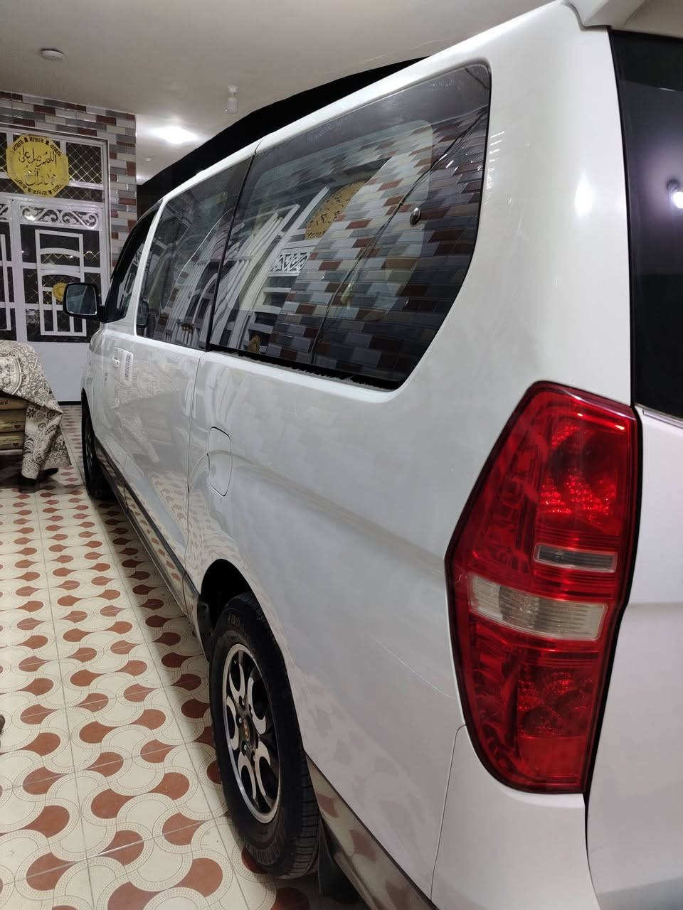 السلام عليكم للبيع ستاركس موديل 2012رقم بابل نكليزي السياره جديده بمعنى الكلمه السياره كفاله عامه من كلشي الاستفسار الاتصال على الرقم *********** /***********
