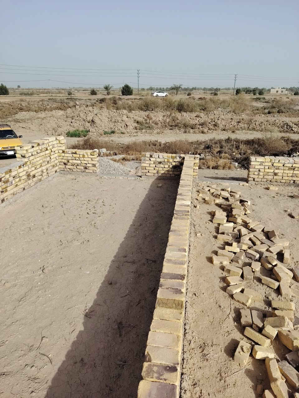 فرصة استثمارية ذهبية - أرض للبيع على الشارع العام 🏗️
​للراغبين بالاستثمار العقاري أو الزراعي المميز، أرض بموقع استراتيجي ومواصفات كاملة:
​📍 الموقع: طريق (دغارة - شومي) - مباشرة على الشارع العام.
📏 المساحة: 6 دونم.
🛣️ البعد: تبعد عن مركز ناحية الدغارة بـ 7 كيلو متر فقط.
​✨ مميزات الأرض:
​بناء جاهز: تحتوي على هيكل بناء حديث.
​الخدمات: متوفر (ماء + كهرباء) واصلة للأرض.
​الموارد المائية: تبعد عن الشط مسافة 1 كيلو، ويوجد بها نهر رسمي (ماء حلو).
​تعدد الاستخدام: الأرض مثالية جداً لإنشاء: 
​مجمع سكني متكامل.
​تقسيمها إلى مزارع نموذجية أو استراحات.
​مشاريع صناعية أو تجارية كبرى.
​📞 للتواصل والاستفسار المباشر من صاحب الأرض:
***********
​ملاحظة: الأرض لقطة وتصلح لكافة المشاريع بسبب موقعها الاستراتيجي على الشارع العام وتوفر الحصة المائية. السعر 20 الدونم وبي مجال
