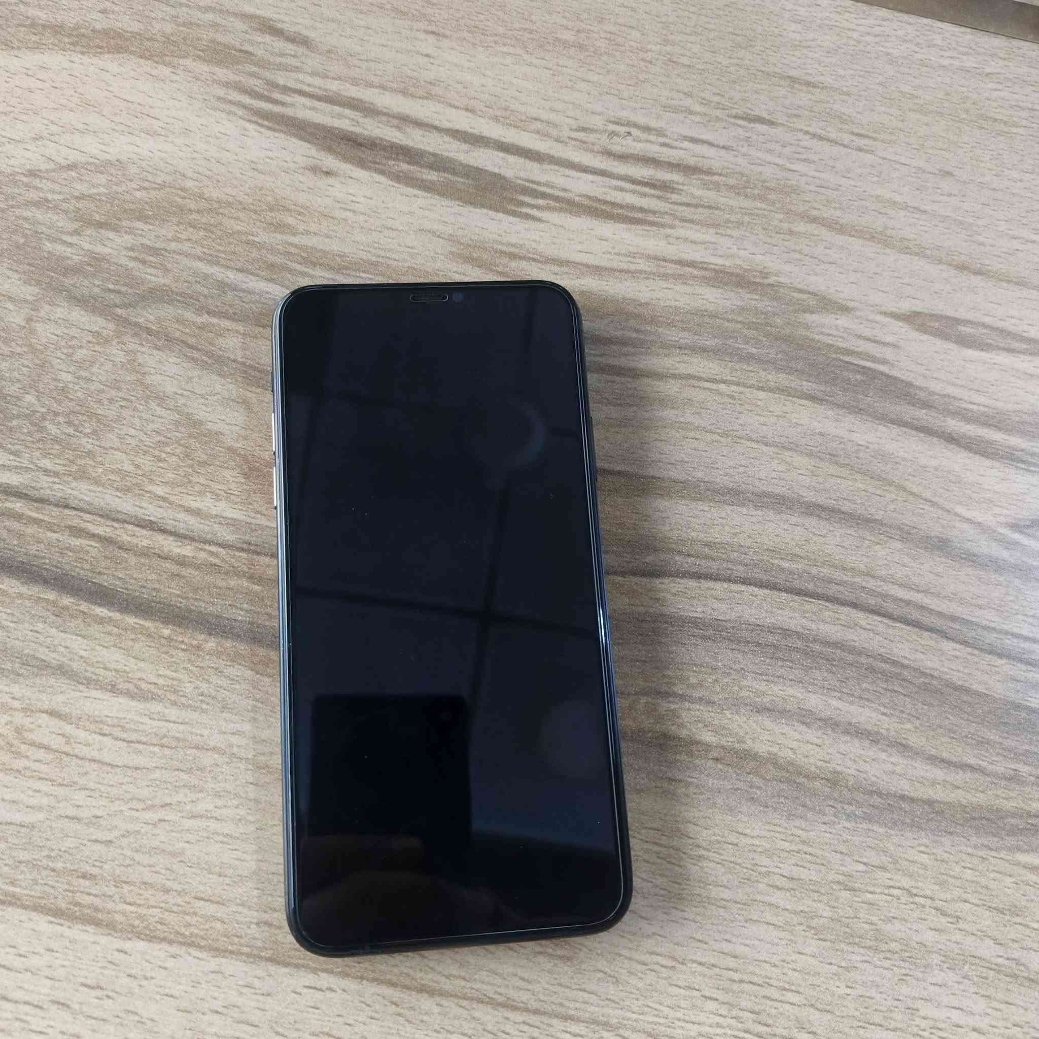 سلام عليكم 11برو ماكس امريكي جهاز نضيف جدا مبدل شاشه وبطارية حلو جهاز ونضيف سعر 260 بي مجال للاستفسار *********** كربلاء قرب مستشفى الكفيل
