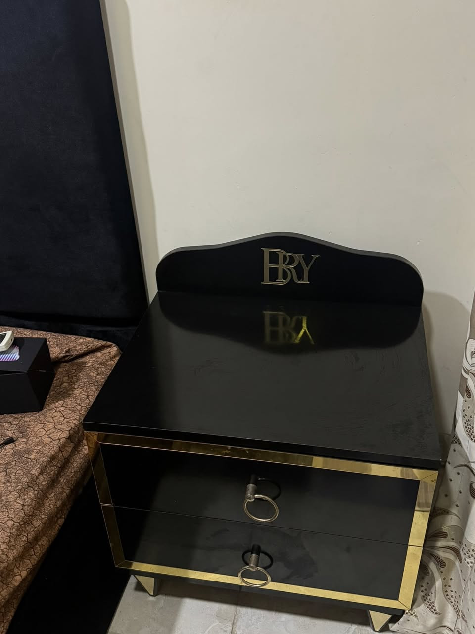 السلام عليكم غرفه نوم نفر جربايه بيهاا مخزن غرفه كلش حلوه سعرهاا 250قفل 
***********
