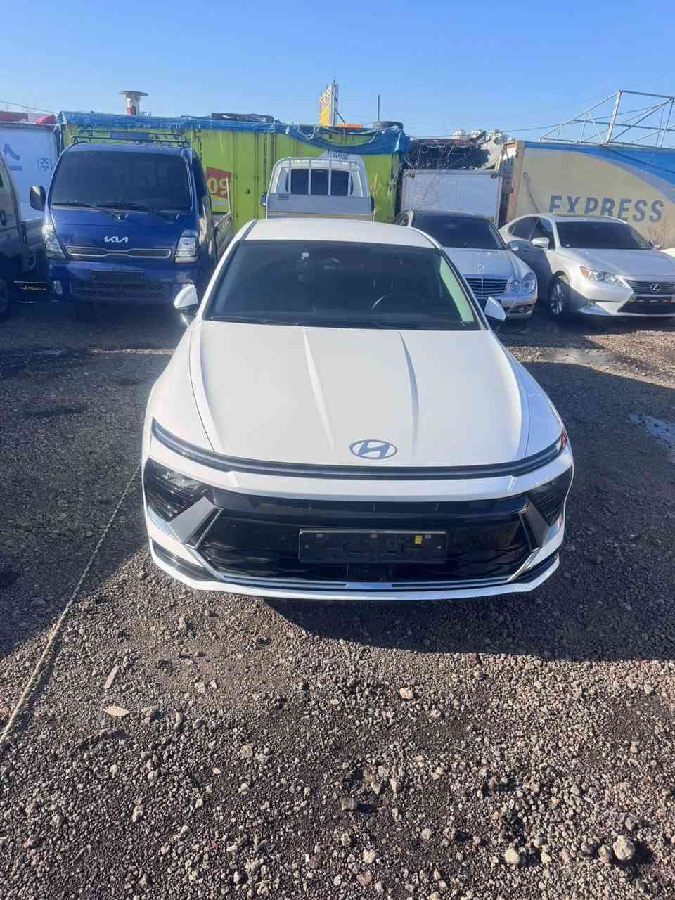 سوناتا غاز موديل 24 وارد كوري فقط جاملغ صبغ الأيسر امامي غير هذا مكفوله سياره. بعد 20 يوم توصل بصره.  168 بدون كمرك تسجل شهداء 
ستار الكوري ***********
منتظر ***********
