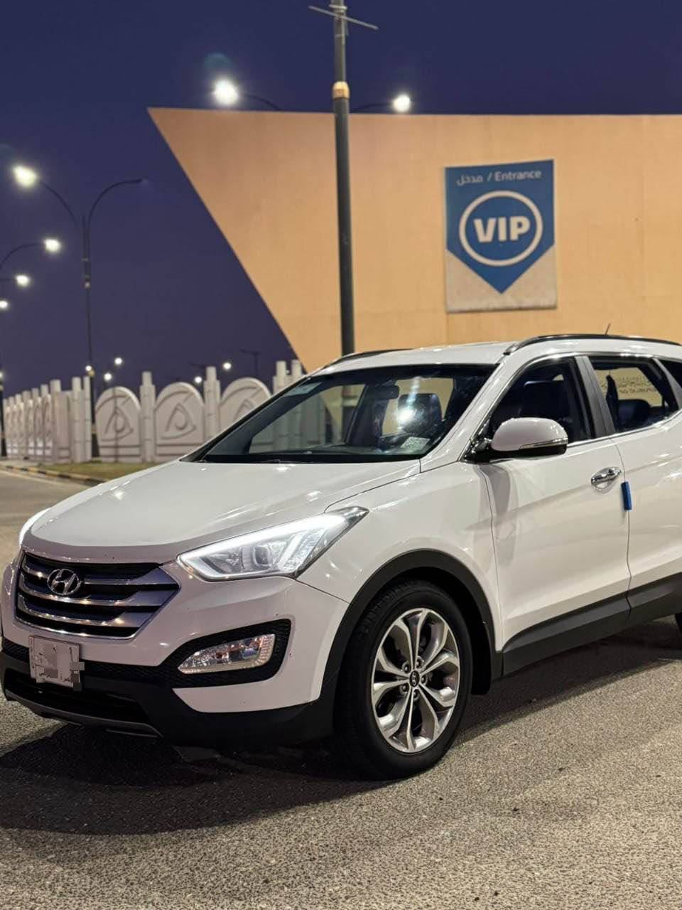 السلام عليكم 
————————
سنتافي 2015 خليجي للبيع فقط 
محرك 6 سـلنـدر 
———————————————
مواصفات الخليجي معروفة 
فور ويل 
كشنات جلد 
شاشة كبيرة 
تحكمات ستيرن 
مثبت سرعـه
بصمـة 
وباقي موصفات معروفه 
————————————
رقم بصرة شرط التحويل 
سيارة حلوه وجديده حداديه كسر كارتون 
تخم تاير سيارة كلش جديده ما نقصها شيء
——————————————
السـعر 180 وبيها مجال 
الاتصال و الاستفسار 
***********
مكان السيارة ( البصرة ) البصرة, العراق
