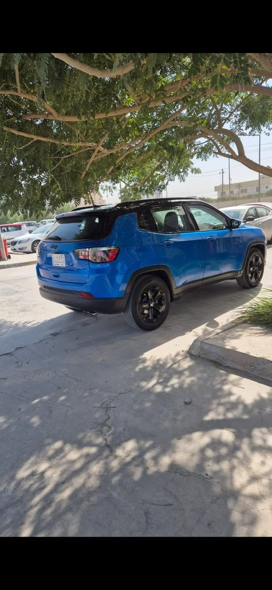 . السلام عليكم سياره جيب كومباس أمريكيه للبيع موديل 2020 رقم بابل حره تحويل مشروع وطني السياره بيه ضربه ربع البنيد والجاملغ الأيسر شبر مواصفات السياره بصمه محرك 2400 سايد بريك بصمه تبريد قطعتين تحكمات فول شاشه كبيرة كاميرا دواره تخم تاير حداديه ماشيه ٥٦ الف سياره جديدة بمعنى الكلمة وجاهزه من كلشي استخدام شخصي السعر ١٣٠ وبيها مجال بسيط للشراي مكان السياره الحله  للإستفسار   ***********
