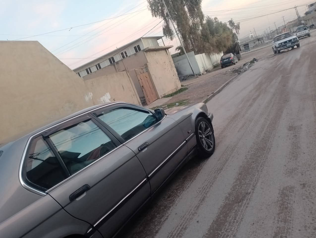 بي ام 730 موديل 94 فول توماتيك 8 سلندر كبس مراوسه او بيع سعر 50. *********** رقم نينوى سنويه عظم كربون بيها مقدما ابيع
