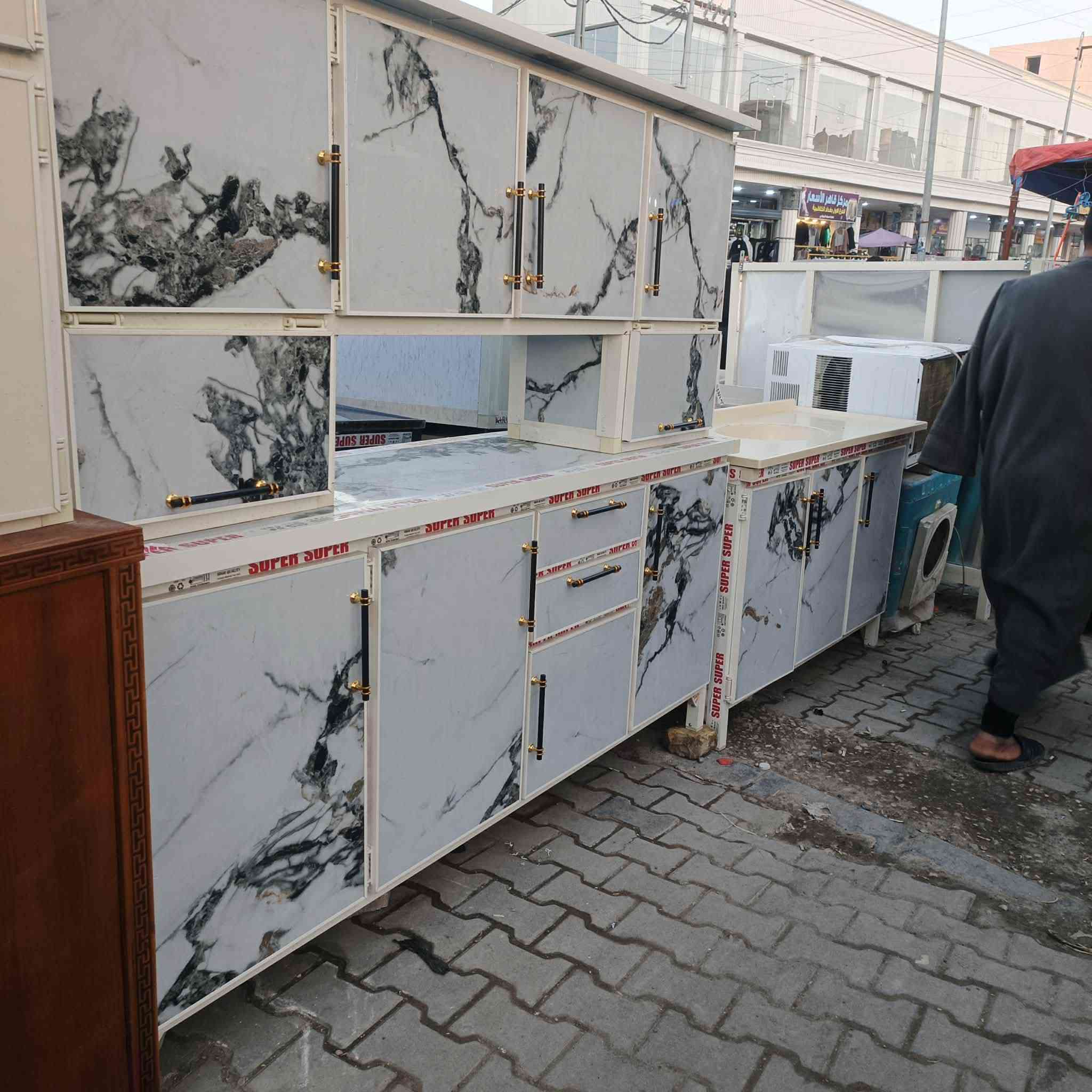 محلات ابو سجاد لبيع وشراء الاثاث المستخدم والجديد اي اثاث مستخدم نضيف نشتري وتبديل الكاونتر القديم بلجديد 
العنوان شارع الشيشان ***********
