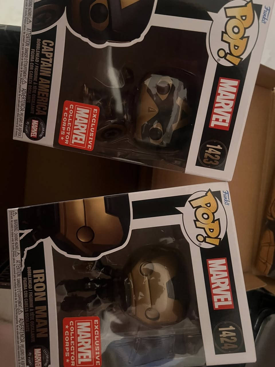 بوكس Marvel Collector Corps إصدار احتفال 85 سنة لمارفل
يحتوي على:
*فنكو بوب اصلي عدد ٢
* تيشيرت مارفل
*ستكر ابطال مارفل
*بروش مارفل
 الحالة جديد بس فتحت الكارتون الخارجي
 مناسب لهواة مارفل وفنكو بوب الي عاجبه ينطي بي سعر


**إذا كنت صاحب هذا الإعلان وتريد حذفه لأي سبب، رجاءا أرسل رسالة إلى الدعم الفني**