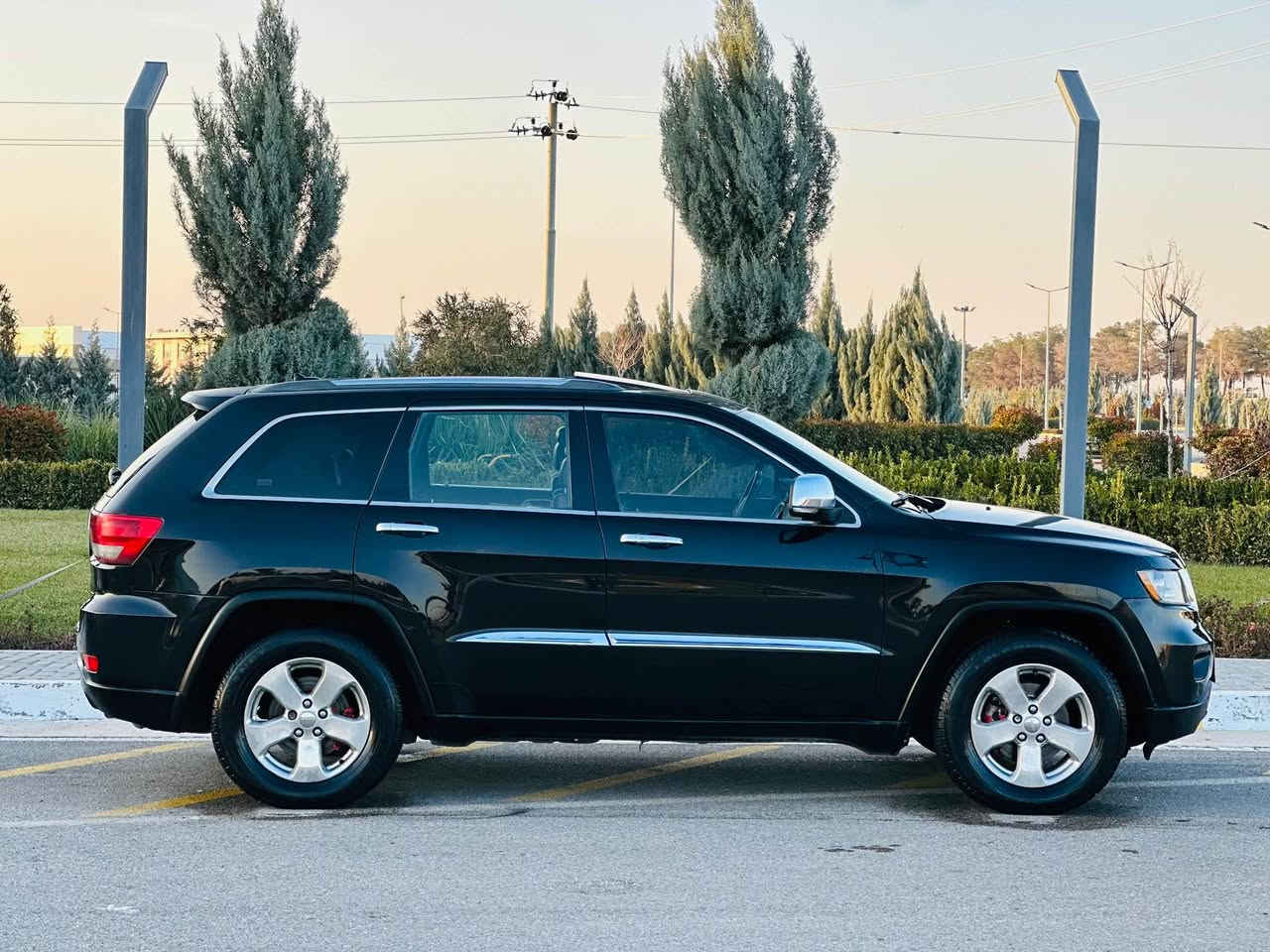 jeep   laredo    limited     

جيب لايريدو  بو فروشتن
موديلي ٢٠١٢
مواسةفات  limited
مةكينةي ٦ بستون
١٥٠هةزار روشتوة
٨ وةرقة غةرامةي تياية  لة دواي معامةلة ئةيگيرمةوة
بةشةرتي تةحويل  سةنةوي بةسةرچوة
گێڕومةكينةوة تةقةو رةقةو تةبريدي بةشةرت
٢ پارچةي بوياخة بونيتو چامةلةغي سةكن  
ئيرباگي نةتةقيوة

فول مواسةفات

پانوراما
شاشة 
كاميرا
حاسة
٤ كوشن هيتةر
كوشن جلد 
كوشن كارةبا
ناو فورميكا
نيزامي eco
گێڕ اوتو ماتيك گێڕ عادي
سوكان ڤوليومو تحديد سورعة
زور مواسةفاتي تر

سةيارةكة لةسليمانية

سعري ١٤٨ $ 
***********📞 السليمانية, العراق
