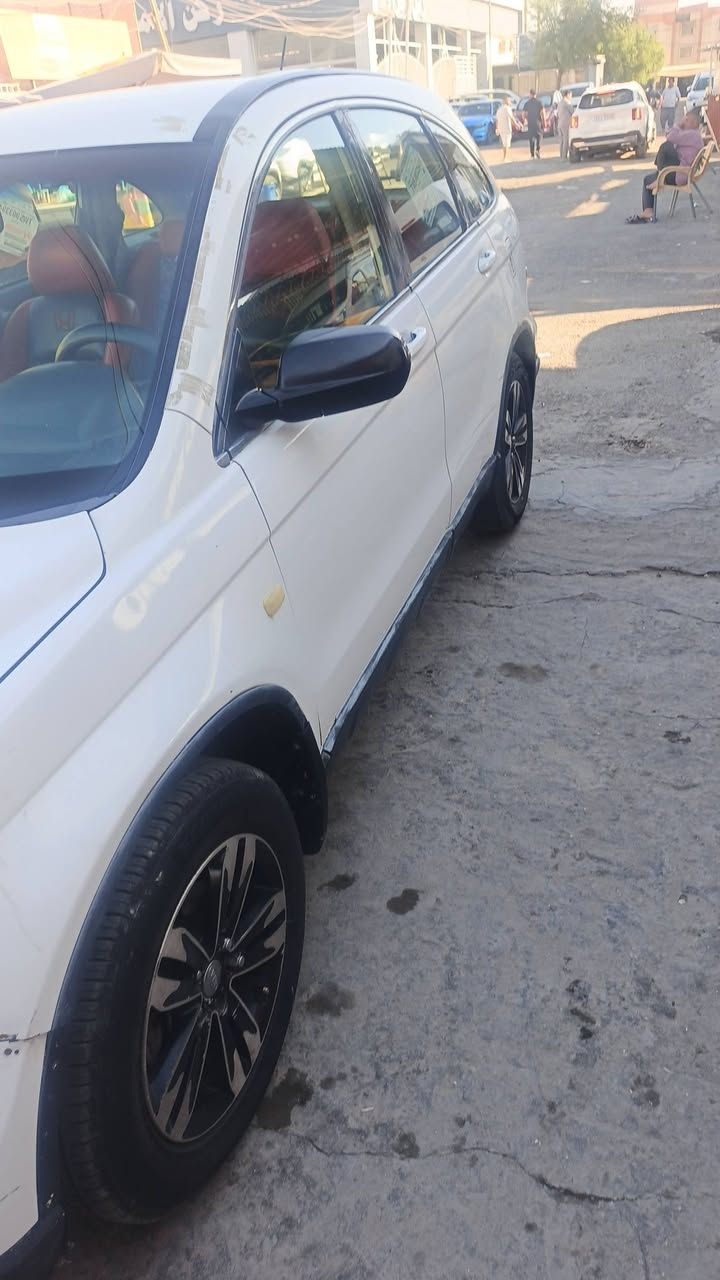 السلام عليكم من رخصه الادمن عندي سياره هوندا ياباني cRv  2008سياره خير من الله مكينه وكير جدد تبريد ثلاجه تخم تاير جديد سياره داخله حلو منضومه زنون وكامره وشاشه اصليات تراي مالته اي محاقضه انته تحدد سياره حلوه وقويه بيه ملاحضات بلكشر بسيطه مثل ماموضح بلصور صدر نص عمر رقم بابل مكان سياره بغداد هاذ رقمي لشراي يتواصل *********** ممتواجد ع الفيس السعر 55 وبيه مجال
