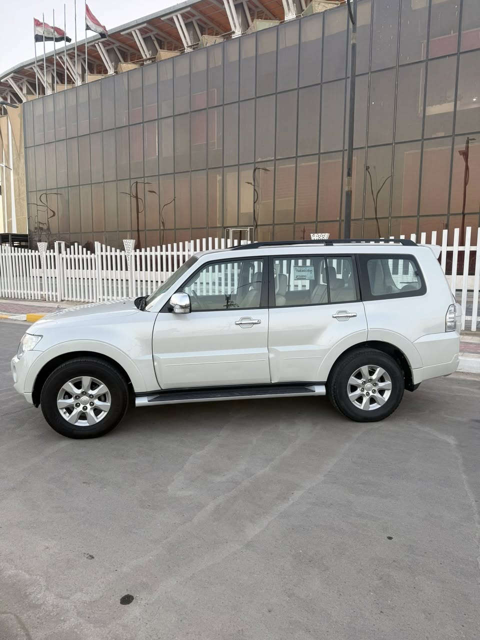 السلام عليكم
باجيرو 2014 حبتور كفاله عامه من كلشي 
سياره كارتون والصور موضح بيه كلشي 
زوج تايرات جديد صار 6 اشهر من مشدود 
فتحه بالقماره 
كير وتماتيك وعادي و لوكير 
مواصفاته فووول حبتور مايحتاج نعددهن 
ماشيه 75 كيلو فقط 
للاستفسار   ***********
