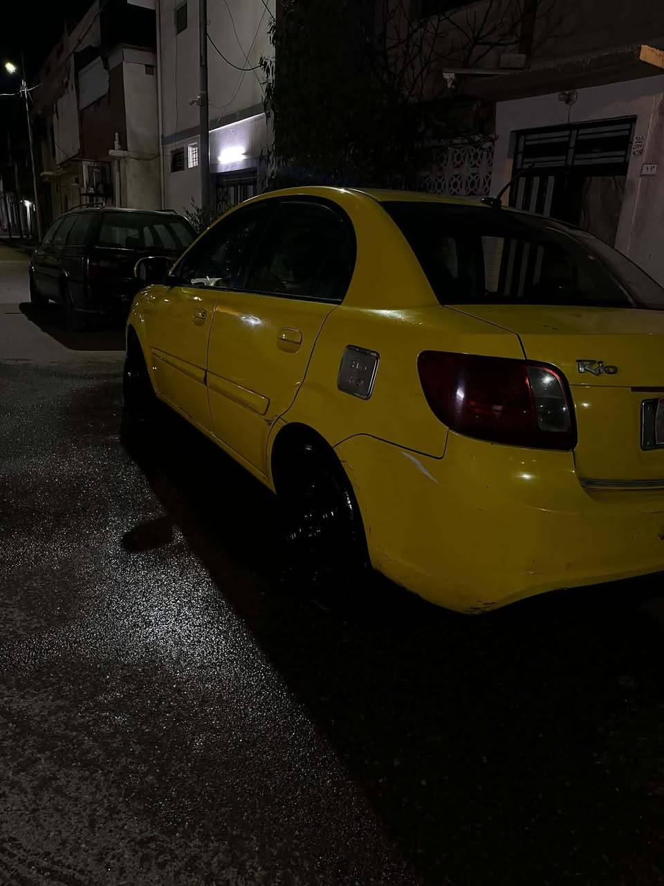 كيا ريو 2011 محرك 16 كير توماتيك وارد امريكي كير ومحرك جداد صالم سبوع مشدودات استيرن ومشط استيرن جديد سيارة جانت متروكه سيارة كامله نواقصها بس بور استيرن ودبلات رقم احمر نينوى سعرها 80 وبيها مجال مكان السيارة موصل أيمن ***********
