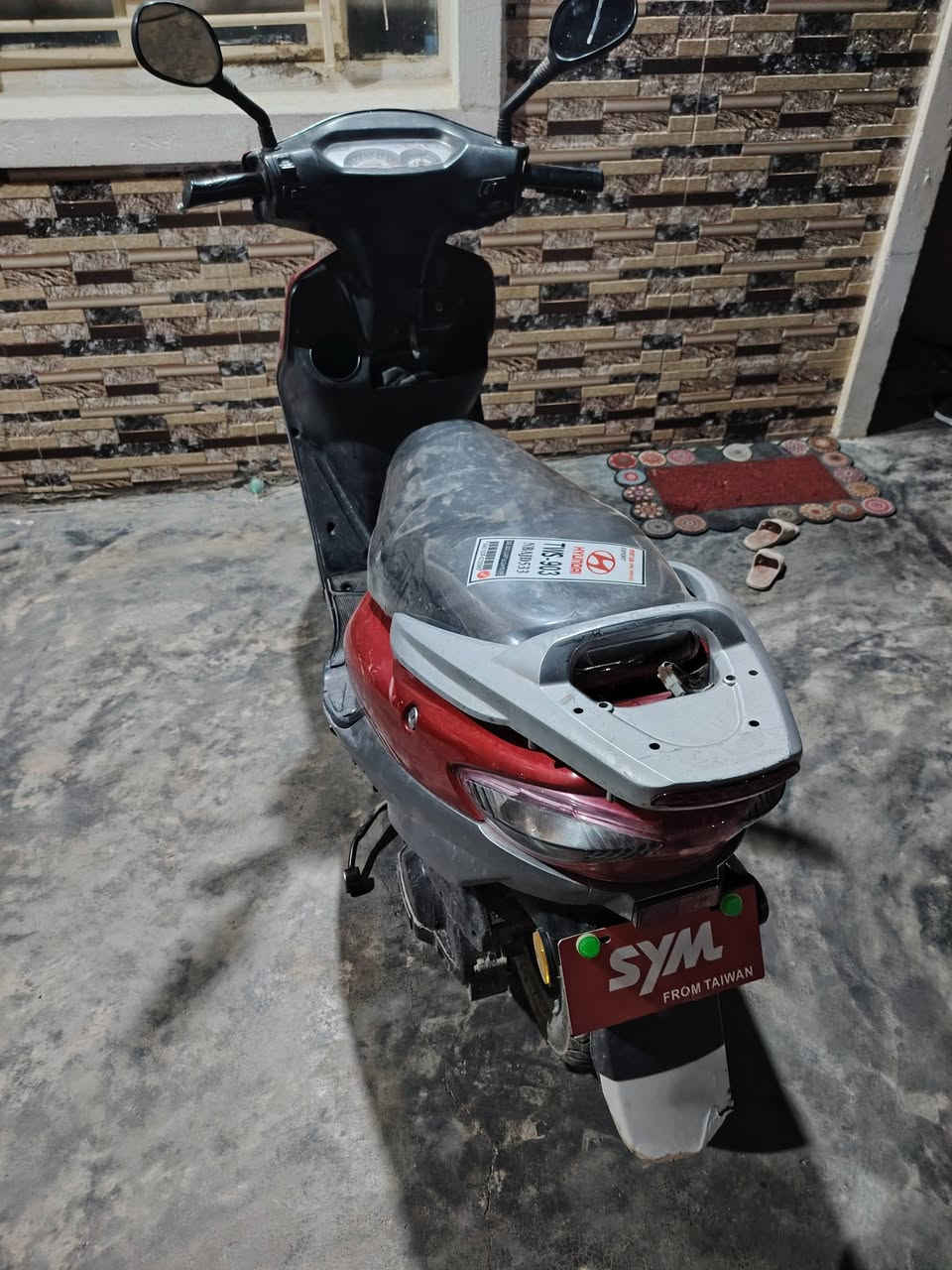سايم ابو عيون محرك نضيف وكشر نضيف احلئ من الصوره بدون أوراق
السعر ٥٥٠ مكاني الرمادي بي مجال حك الجيه ***********
