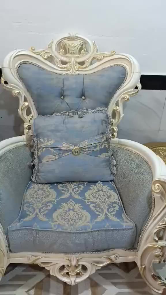 السلام عليكم تخم للبيع نضيف كلش مشترينه ب مليونين و٦٠٠ يردونه ب مليون و٦٠٠بي مجال بسيط المكان ديوانيه حي الجامعه للاستفسار الاتصال على الرقم *********** بي واتساب
