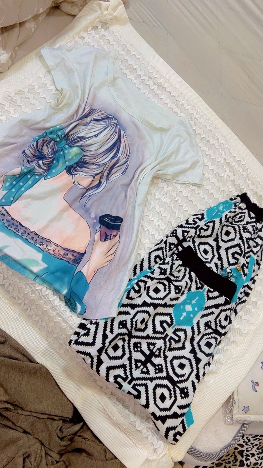 
ما هي الأحجام المتوفرة في هذه المجموعة؟: 
 تراكات بناتيه مختلف الاحجام
أين موقعك حاليًا في العراق للتسليم أو الاستلام؟: 
البصرة تنومة
هل تتوفر خيارات لتوصيل الطلبات؟: 
متوفر توصيل
كم هو السعر لكل قطعة أو للمجموعة كاملة؟: 
القطعه ب٣ والمجموعه ب٣٥ 
هل يمكن شراء قطع منفصلة من المجموعة؟: 
اكثر من ٣ تراكات احسبله التراك ب٣ 