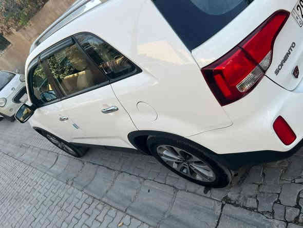 كيا سورنتو موديل 2014 خليجي 7 راكب مكفوله عده البارد الي موضح بالصور رقم واسط انگليزي السنويه لحد 2030 بأسمي والسياره شوفت عينك نظيفه ومتعوب عليها صدرها جديد عليها ادامه دوريه الموصفات نص فول معروفه موصفاتها نضام ايكو اقتصاد بانزين حساسات امامي وخلفي كامره وشاشه عمل بردات خلفيه بلاد تخم تاير كوري اصلي ويل 19
السياره احلى من الصوره الله شاهد مراح تلكا بنظافته ابد
انشاء الله راح تترحملي عليه
مكان سياره بغداد    175 بيه مجال
تواصل *********** واتساب او اتصال
