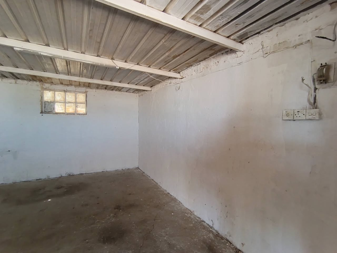 سلام عليكم
محل الايجار مقابل المحطة الريفية  
سعر مناسب 
***********
