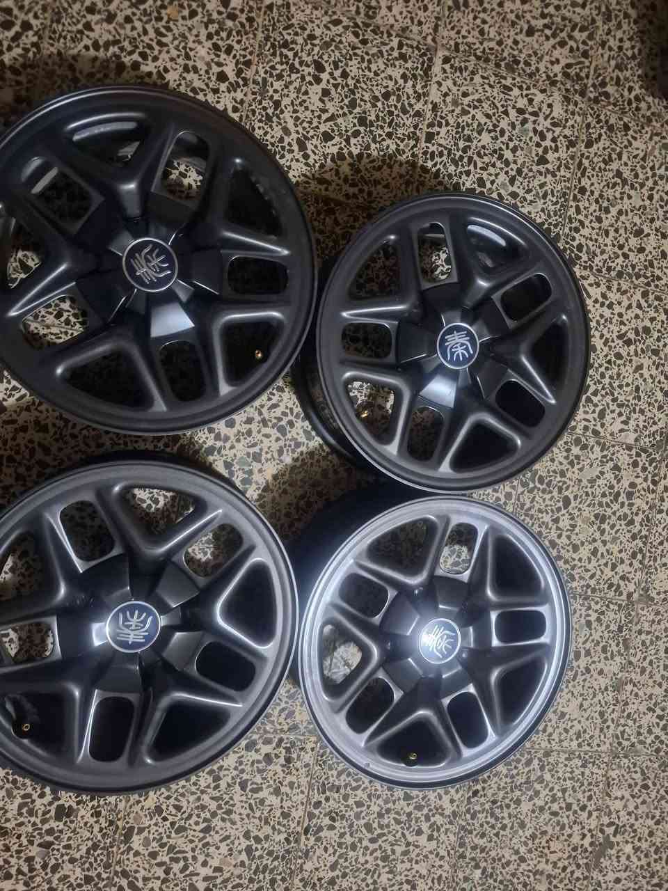 البيع المكان الدوره السعر 275 وهاذه رقمي ***********
