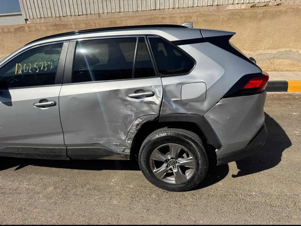 راف فور xle 2024 سلفر  وارد كندي ياباني اصلي
1-بصمه

2- فتحه 

3- كشنات تدفئه 

4- كشن السايق كهرباء 

5- كاميرا خلفيه دواره 

6- صندوق كهرباء 

7- رادر 

8 - نقطه عمياء

9- اوتو ستوب 

10- اوتو هولد 

11- هاند بريك بصمه 

12 - لايتات LED

13- حساسات خلفيه

14- اشاير بالمري 

السياره مبدل بيها باب خلف السائق اصلي نفس اللون 

وجاملغ وصندوق مصلح بارد مع صبغ جزء من الصندوق بدون ايرباك 

ماشيه 39 الف كيلو متر 
 
السعر ٢٥٠ ورقه 

مرقم جاهز بغداد

***********
