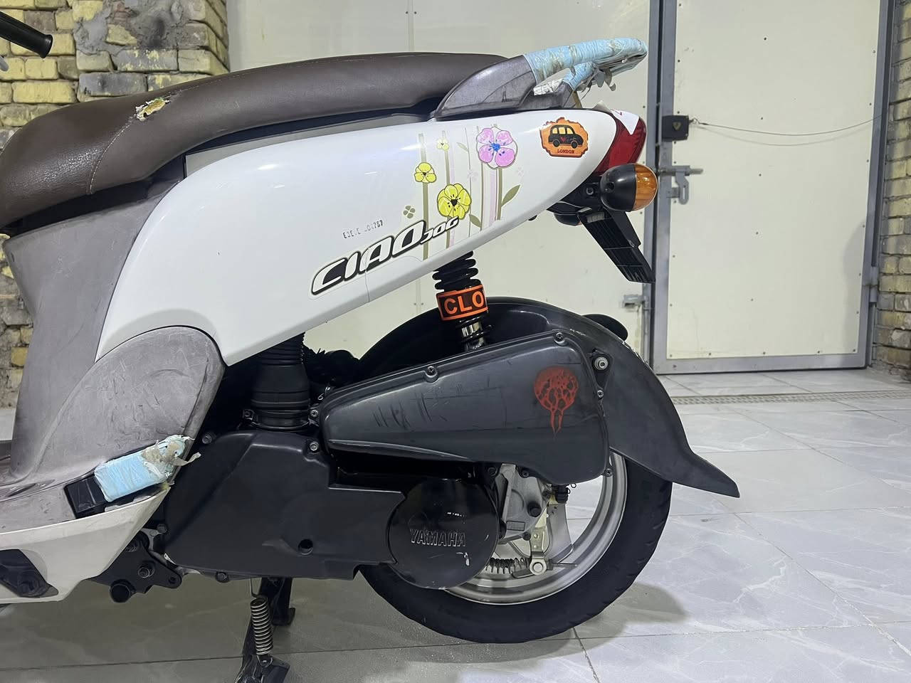 سلام عليكم دراجه فله للبيع
وكاله نضيفه 

دراجه ختم واحد من داخل المكينه وخارج 

تشغيل نكره دراجه ب  الكوت 

موديل : 2013 جكمجه كفاله عامه. ‭٠٧٧٢ ١٧٩ ٤٦١٧‬  

ملاحظه- دراجه تاخذه من باب البيت مو مالت شارع 

تاخذه دراجه جميع مصلح واني بخدمتك اذا بيه شي تاخذه بلاش
