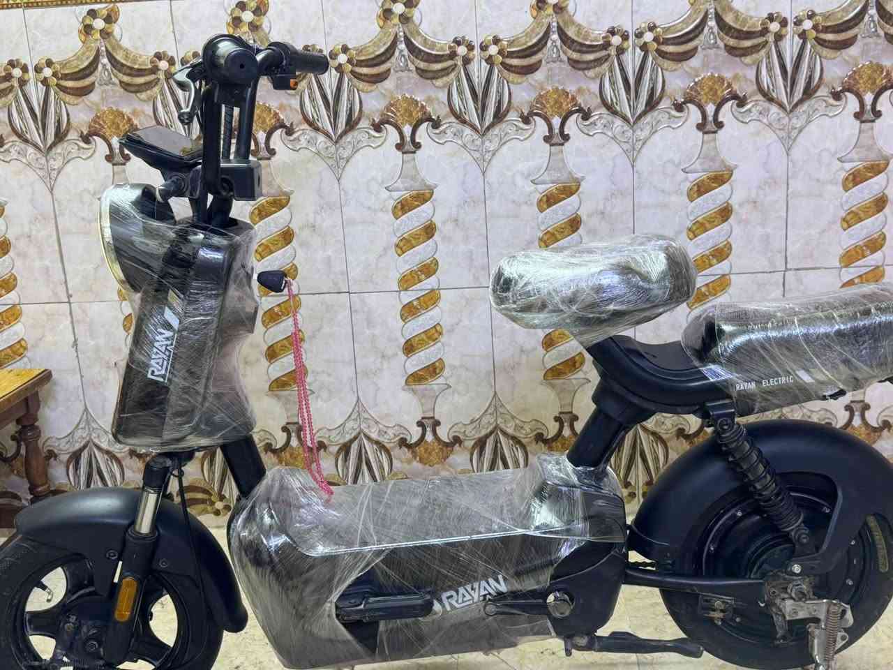 سلام عليكم دراجه حجم 14 الريان كلش نضيفه السعر200الف  وبيهة مجال كلش بصيط المكان بغداد الجديدة الشراي يتصل ***********
